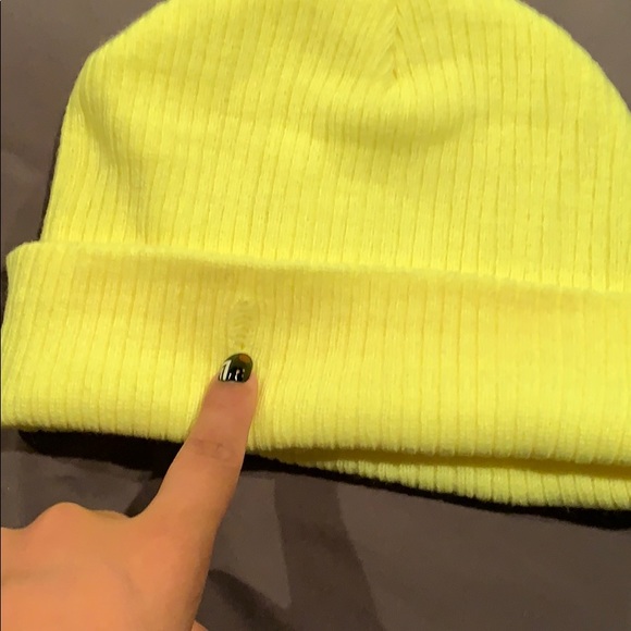 Neon yellow beanie - Picture 3 of 3